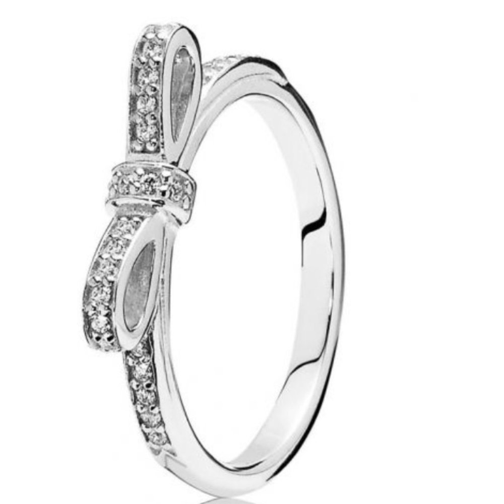 EUC authentic Pandora bow ring
